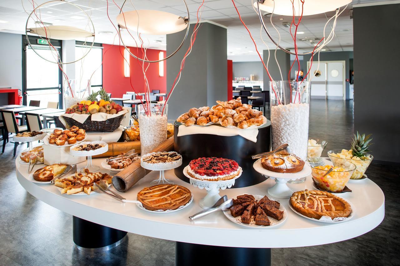 Idea Hotel Milano San Siro Exterior foto Breakfast buffet at a hotel