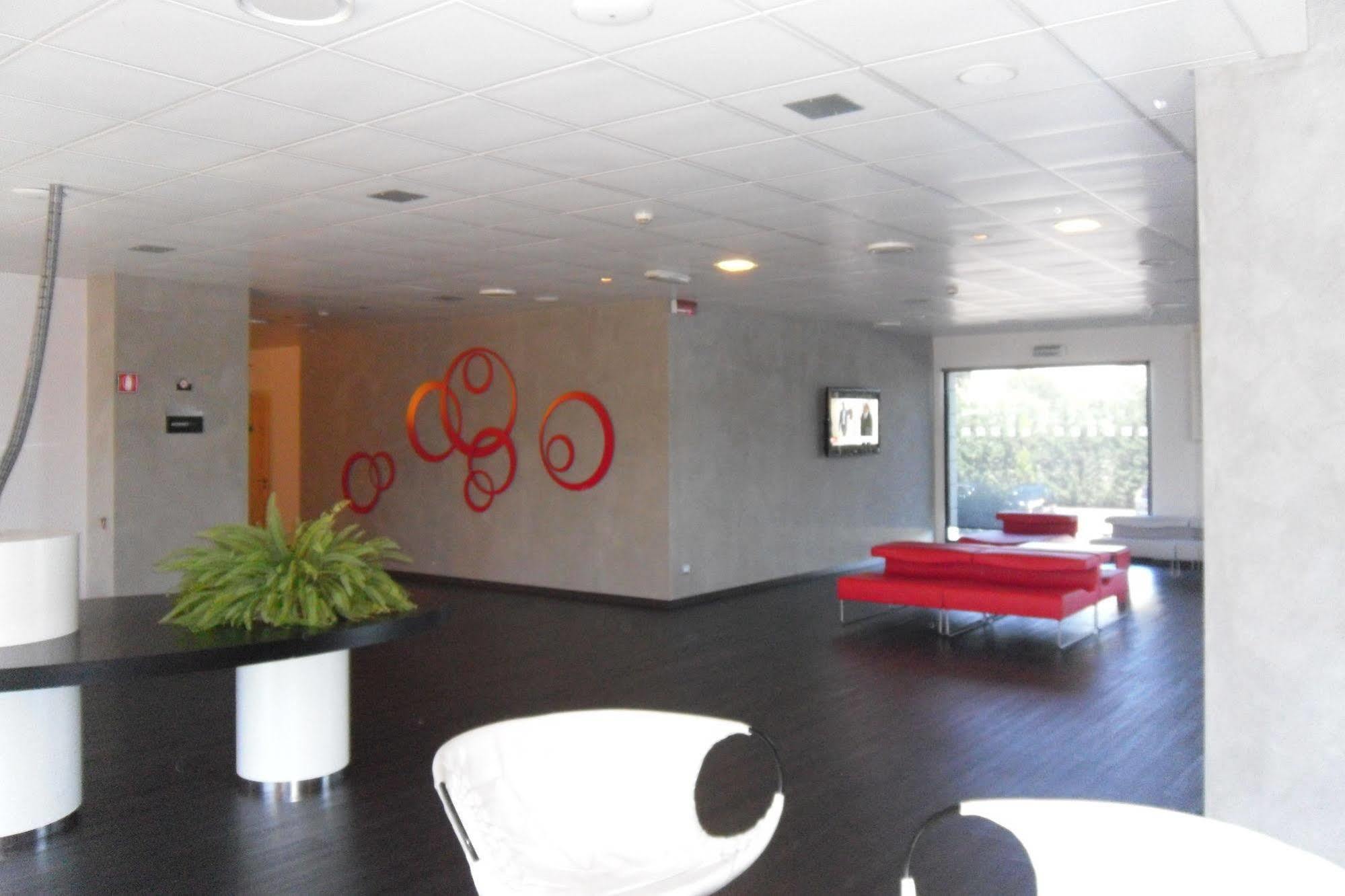 Idea Hotel Milano San Siro Exterior foto The reception area of the hotel